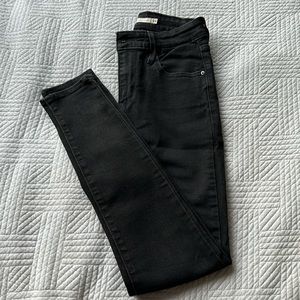 Levi’s 721 High Rise Skinny Jeans Black size 25